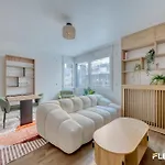 Spacious And Bright T2 Near The Seine & Metro 14