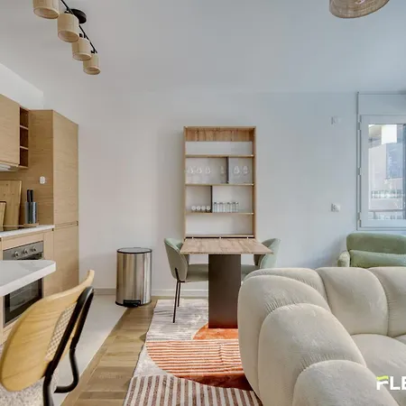 Apartment Spacious And Bright T2 Near The Seine & Metro 14 *