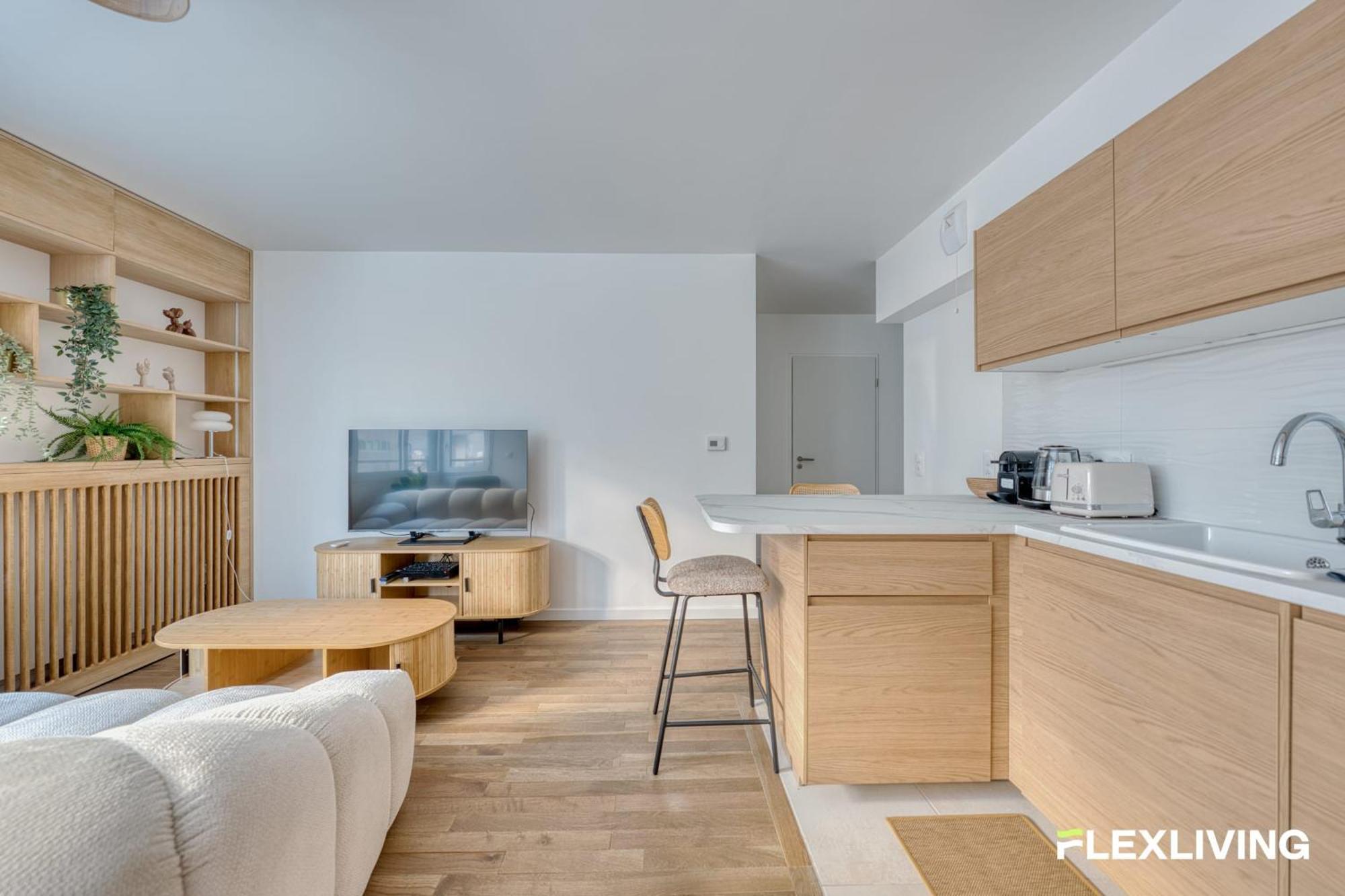 Spacious And Bright T2 Near The Seine & Metro 14
